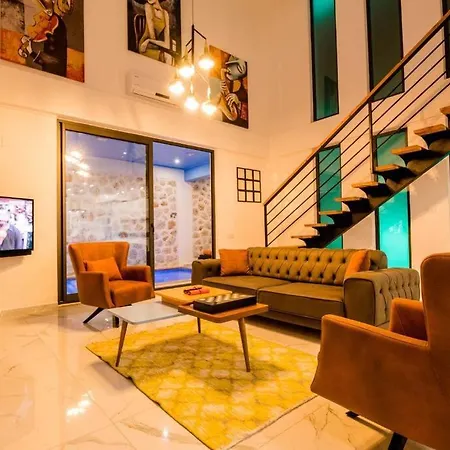 Villa Gala Açık Ve Kapalı Havuzu Bulunan Lüks